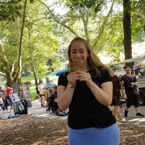 Meet your Posher, Estee